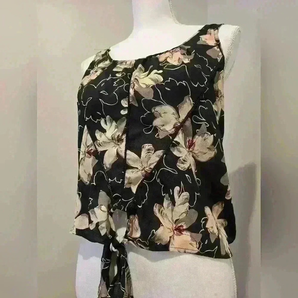 Sienna Sky Floral Tank With Tie Front In Medium - Picture 2 of 7